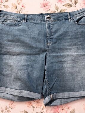 Code Bleu Women's Plus Denim Shorts - 24W